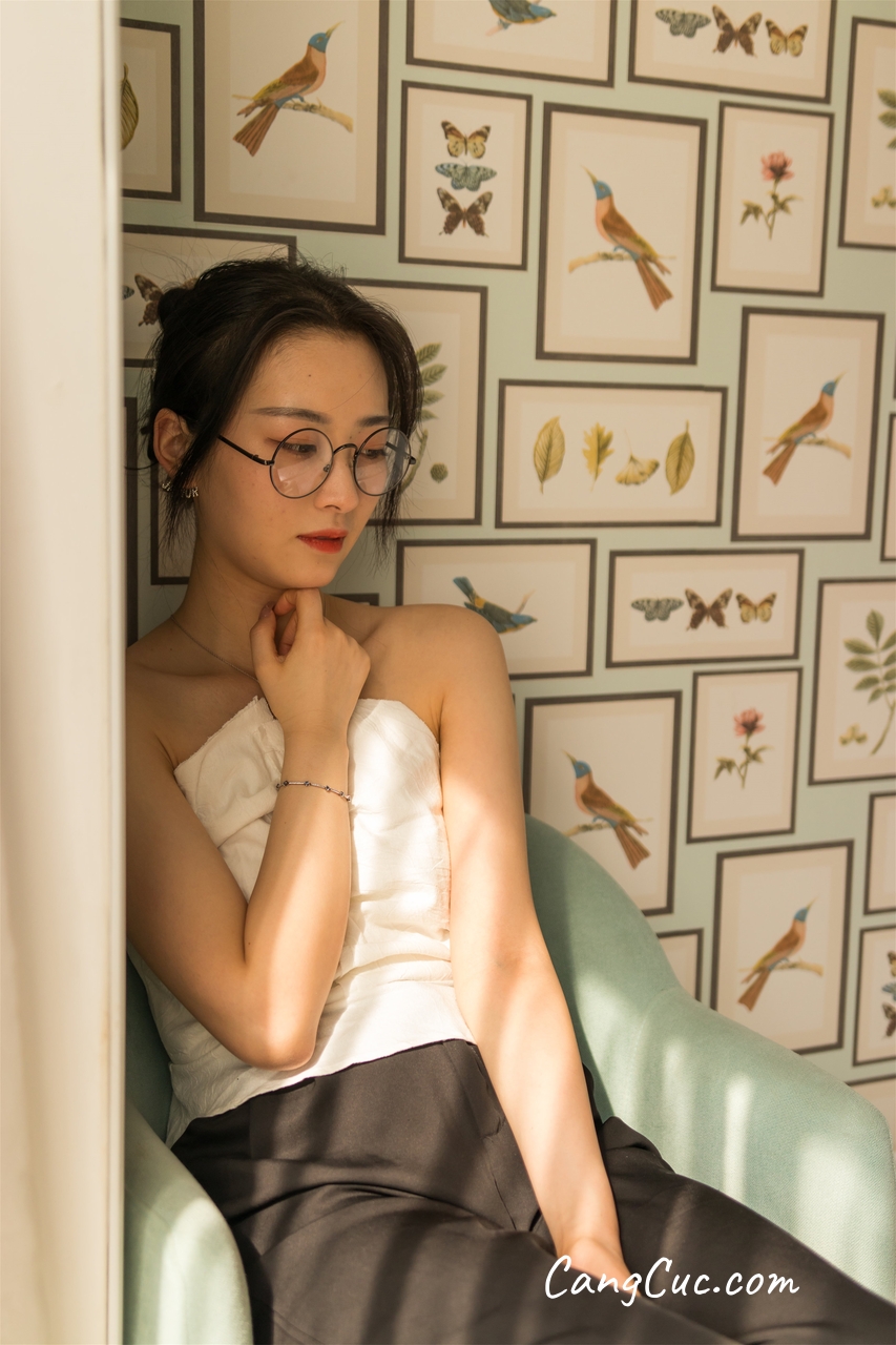 PKG眼镜娘 - S级女神 阳光与思绪的温柔对话